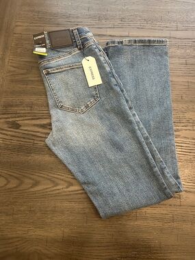 Express Women’s boot-cut Jeans